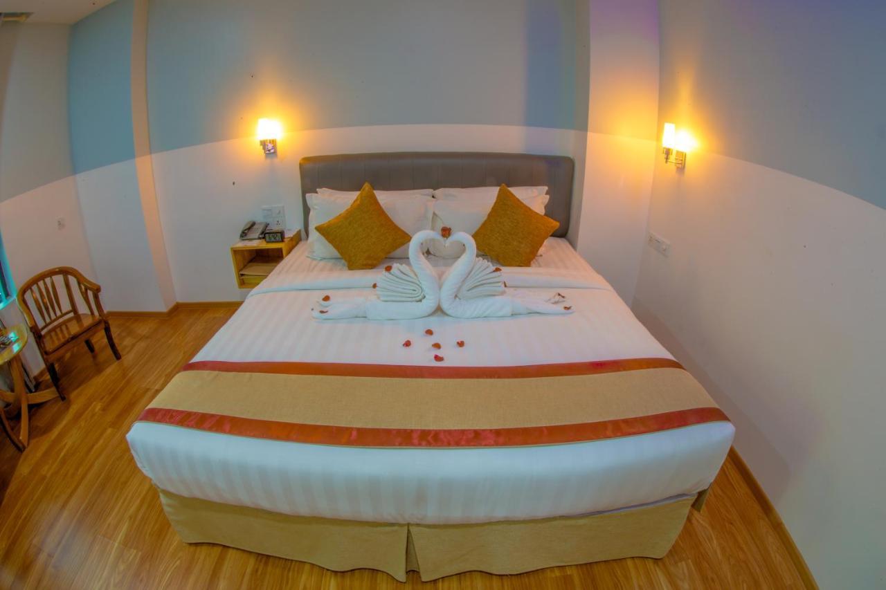 Gold Leaf Hotel Мандалай Экстерьер фото